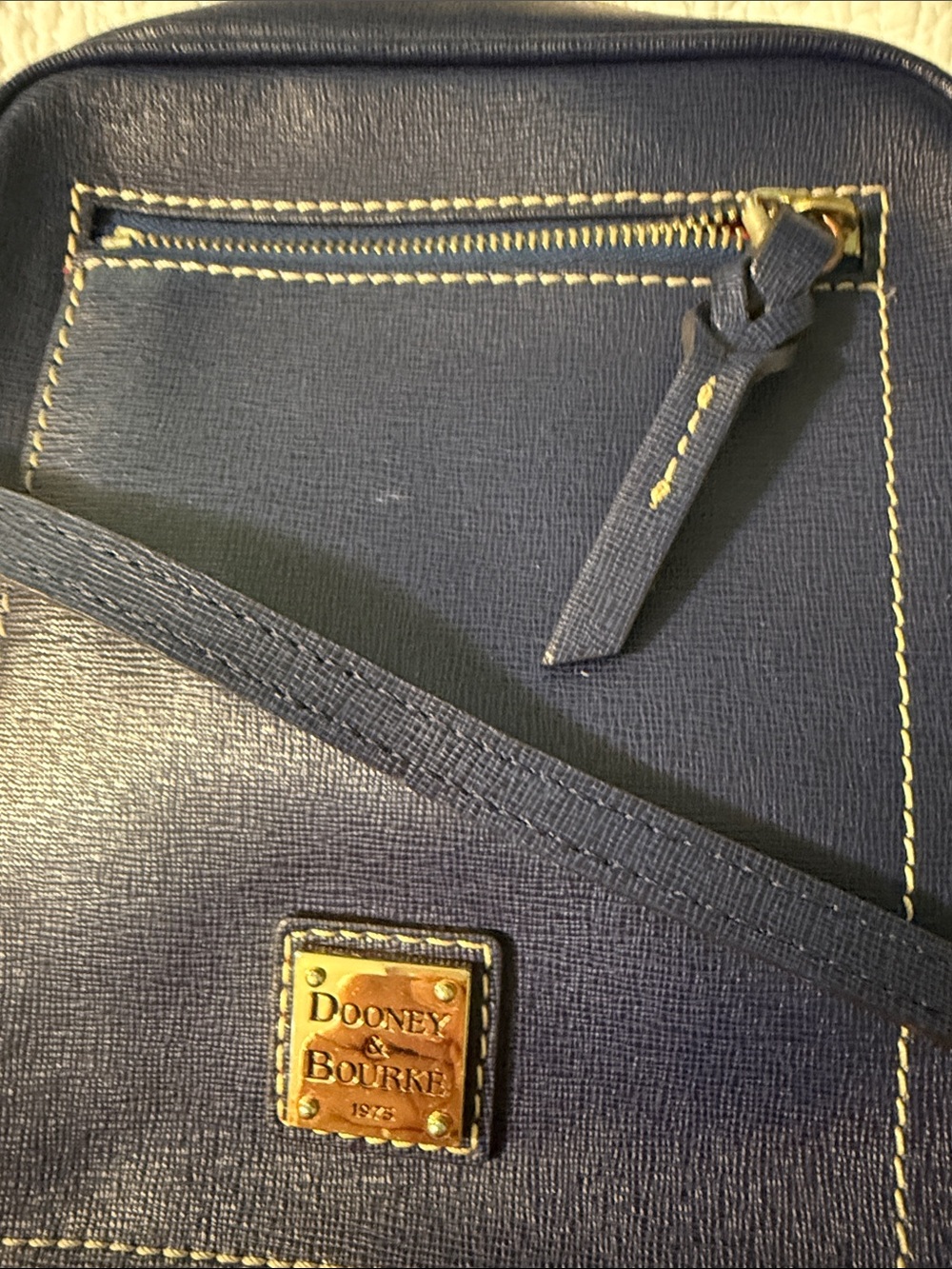Dooney and Bourke bag - Picture 2 of 3